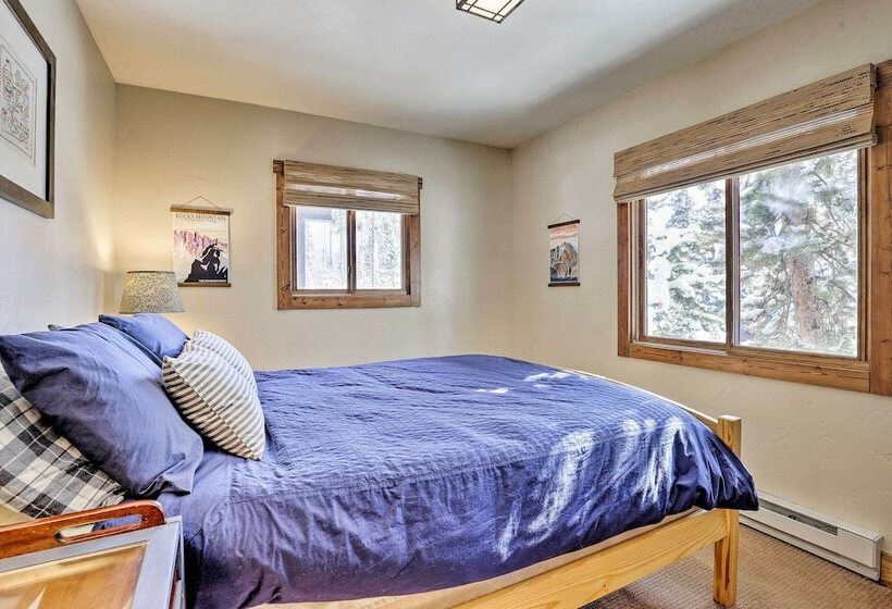 Spacious Grand Lake Cabin W/ Hot Tub & Deck