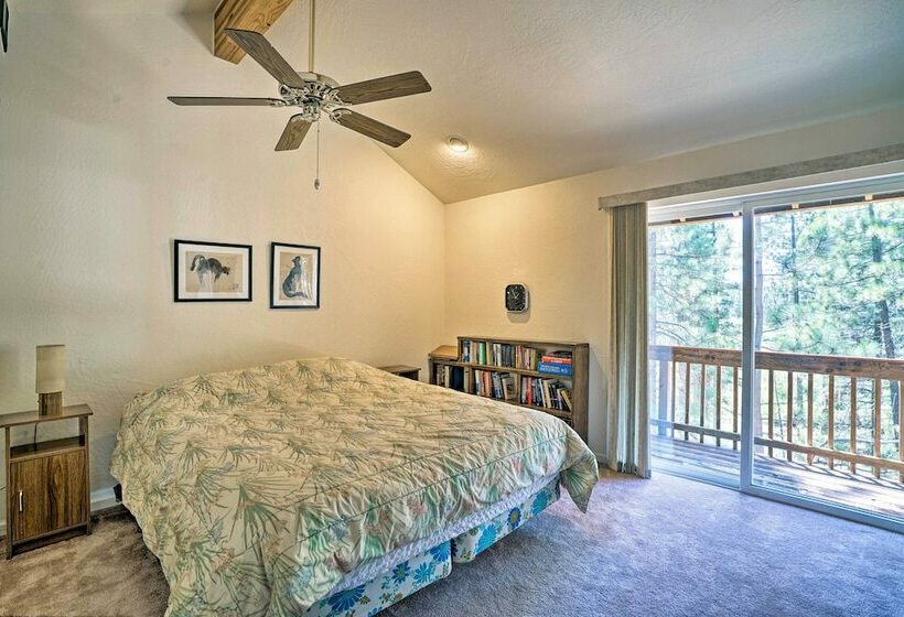 South Lake Tahoe Home W/ Deck: 4 Mi To Heavenly!