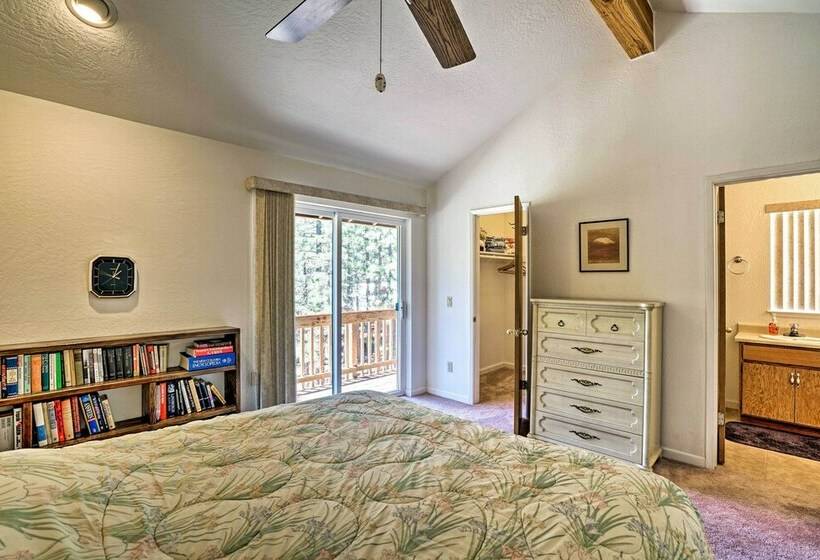 South Lake Tahoe Home W/ Deck: 4 Mi To Heavenly!