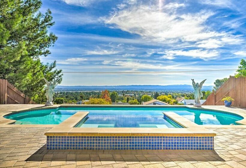 Spacious Villa W/ Great Views & Heated Spa!
