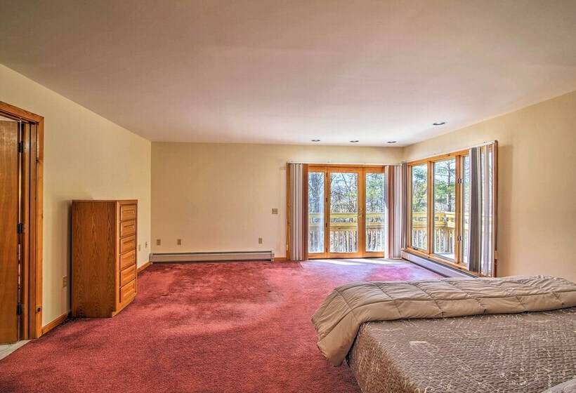 Wilmington Home W/ Game Room & Scenic Deck!