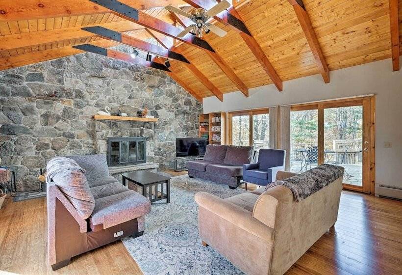 Wilmington Home W/ Game Room & Scenic Deck!