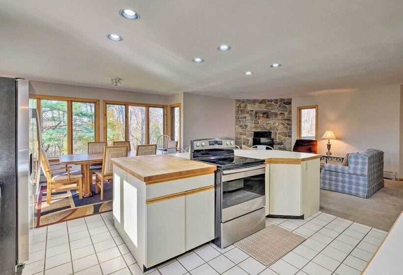 Wilmington Home W/ Game Room & Scenic Deck!