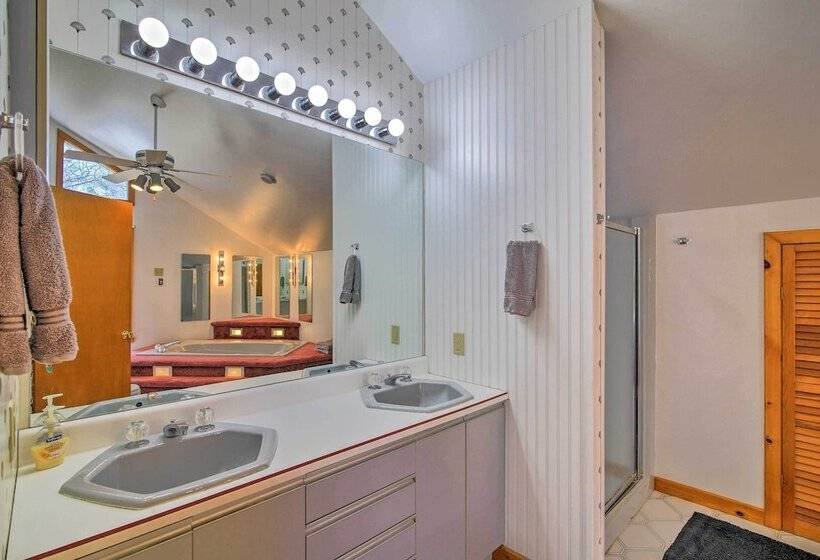 Wilmington Home W/ Game Room & Scenic Deck!