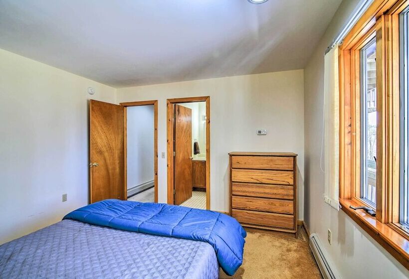 Wilmington Home W/ Game Room & Scenic Deck!