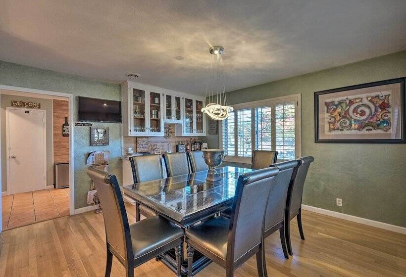 Spacious Wine Country Home: 1 Mi To Downtown Lodi!