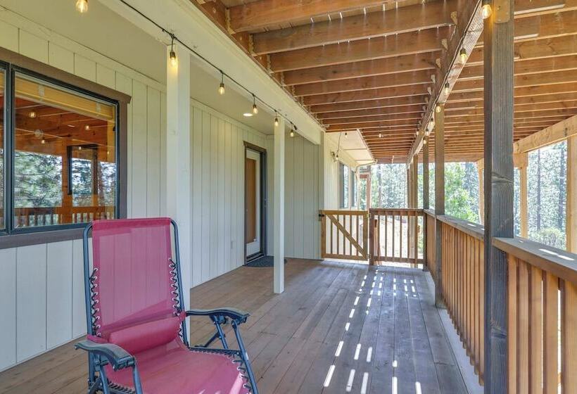 Deck & Views: Pet Friendly Starry Pines Cabin