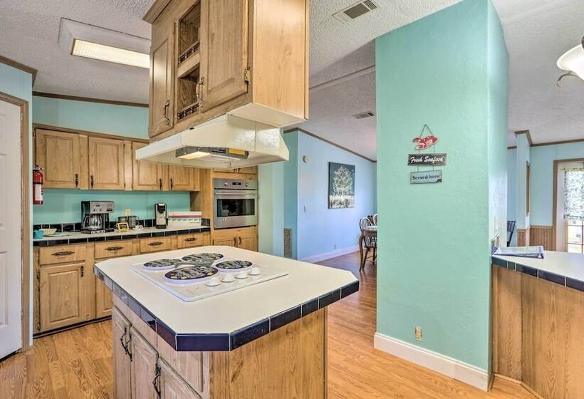 Steinhatchee Home W/ Boat Parking: 1 Mi To Marina