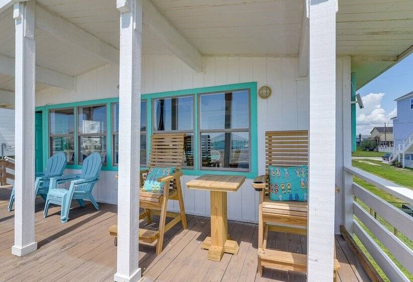 Gulf Coast Views: Stilted Retreat In Galveston!