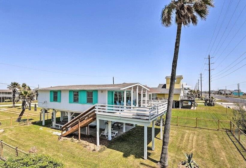 Gulf Coast Views: Stilted Retreat In Galveston!