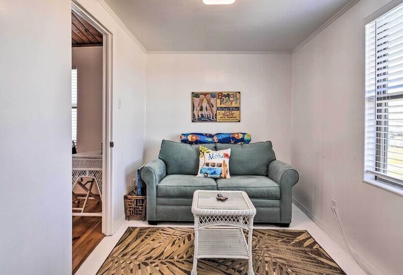 Gulf Coast Views: Stilted Retreat In Galveston!