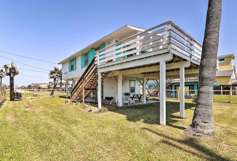 Gulf Coast Views: Stilted Retreat In Galveston!
