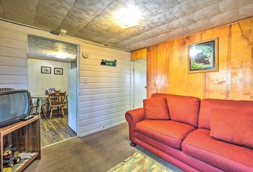 Stone Lake Cabin: Grill & Access To Fishing!