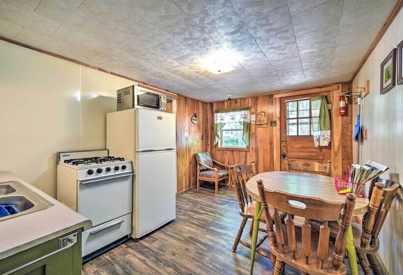 Stone Lake Cabin: Grill & Access To Fishing!