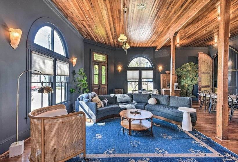 Stunning Historic Home < 4 Mi To Beaches!