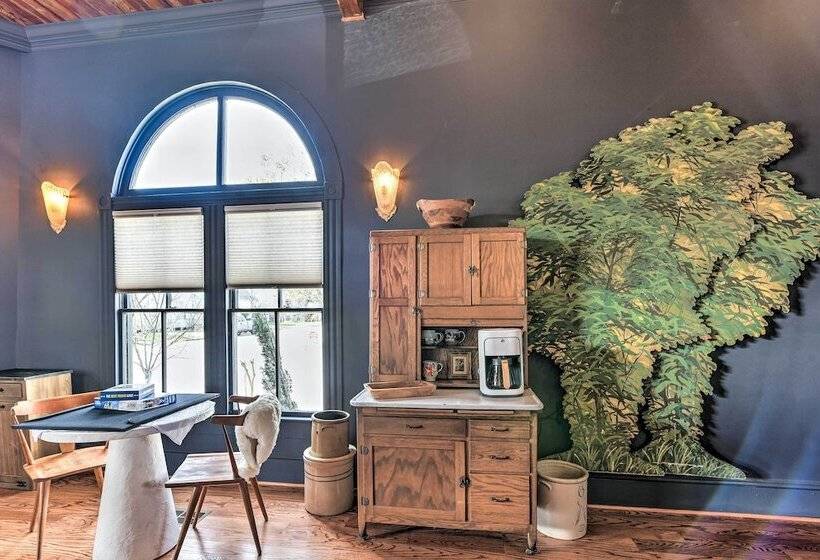 Stunning Historic Home < 4 Mi To Beaches!