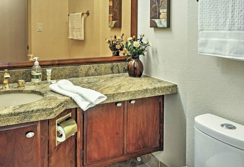 Stunning Home W/ Private Oasis  1 ½ Mile To Strip