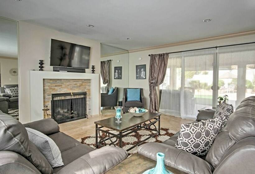 Stunning Home W/ Private Oasis  1 ½ Mile To Strip