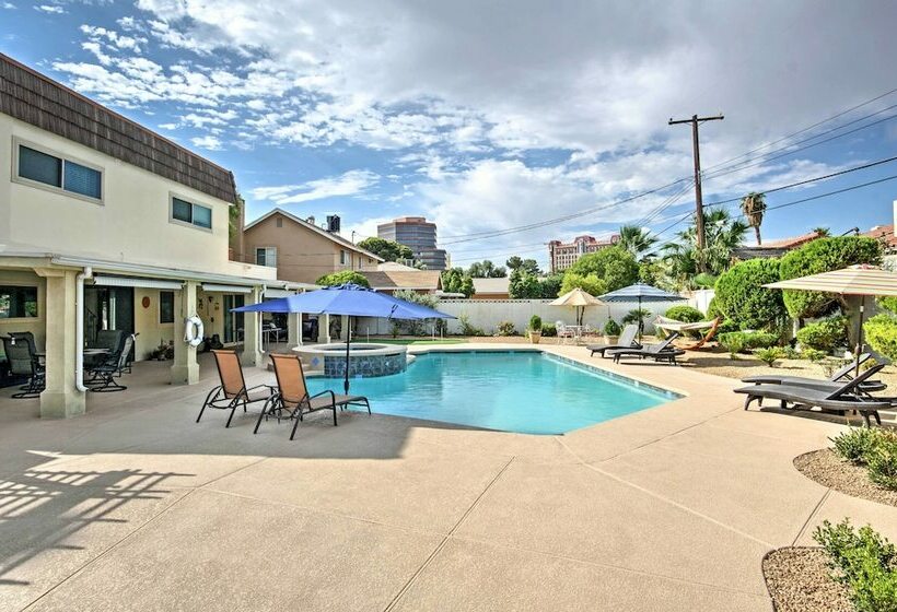 Stunning Home W/ Private Oasis  1 ½ Mile To Strip