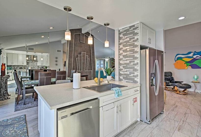 Pet Friendly Palm Springs Escape W/ Heated Pool!