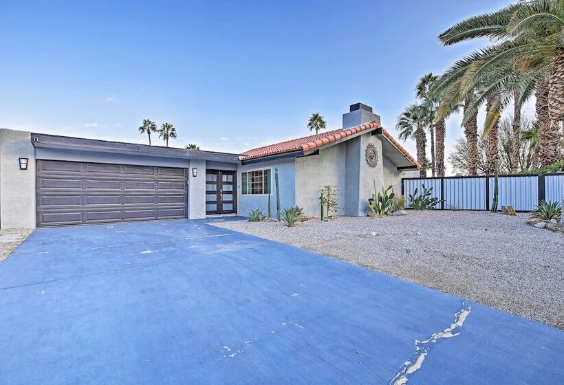 Pet Friendly Palm Springs Escape W/ Heated Pool!