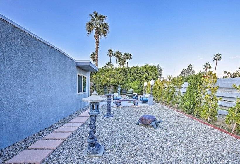 Pet Friendly Palm Springs Escape W/ Heated Pool!