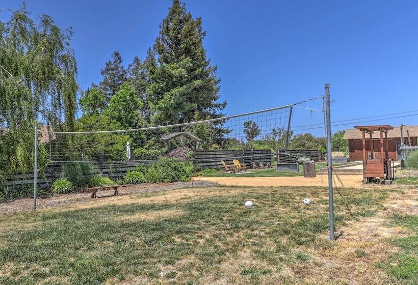 Stunning Wine Country Gem With Hot Tub + Patio!