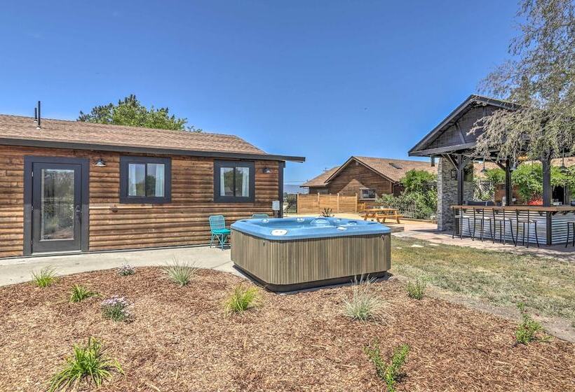 Stunning Wine Country Gem With Hot Tub + Patio!