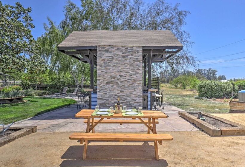 Stunning Wine Country Gem With Hot Tub + Patio!
