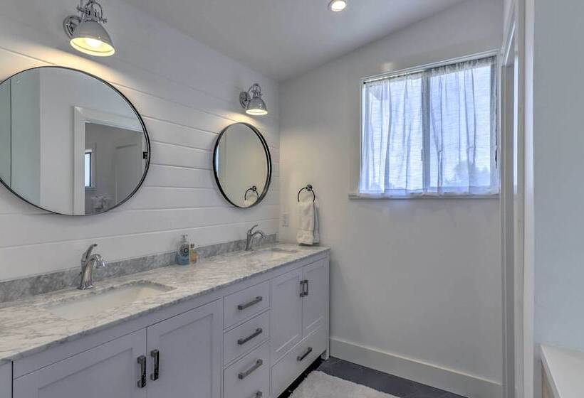 Stunning Wine Country Gem With Hot Tub + Patio!