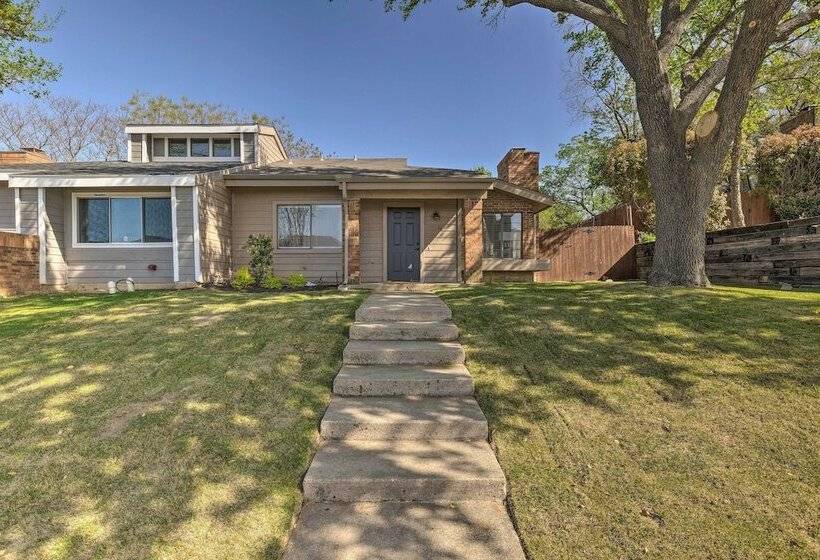 Stylish Lewisville Home Near Downtown Dallas!