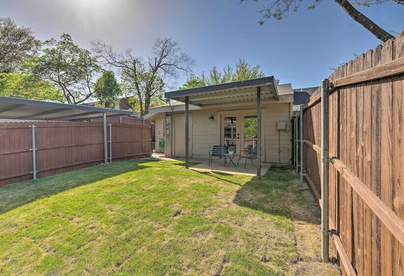 Stylish Lewisville Home Near Downtown Dallas!