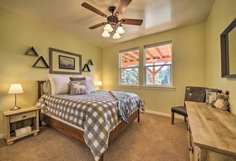 Sugar Bear Lodge W/ Game Room 5 Mi To Village!