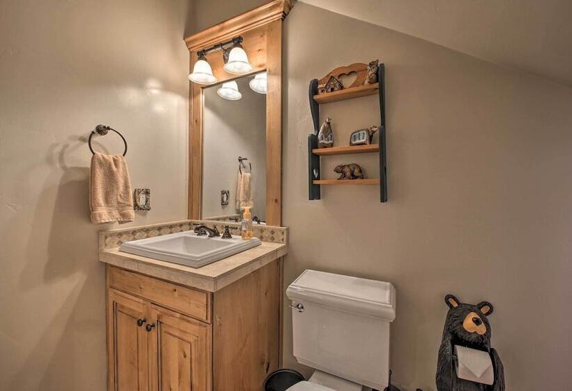 Sugar Bear Lodge W/ Game Room 5 Mi To Village!