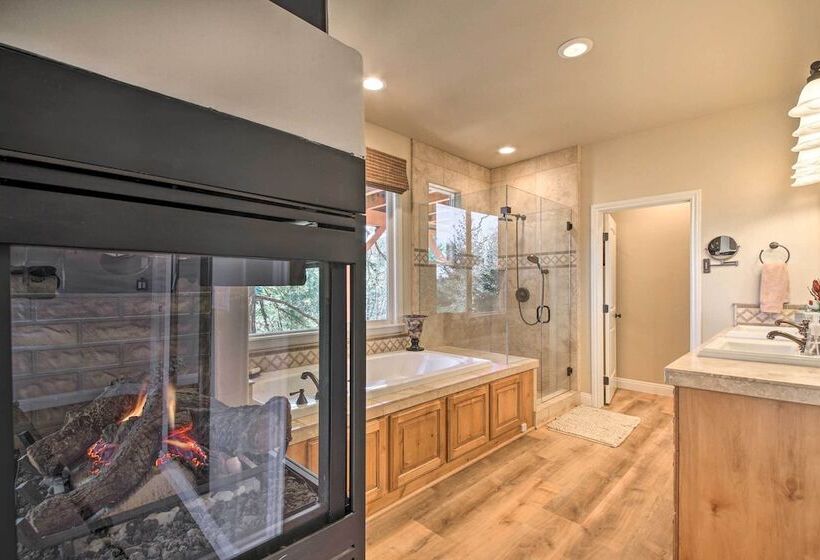 Sugar Bear Lodge W/ Game Room 5 Mi To Village!