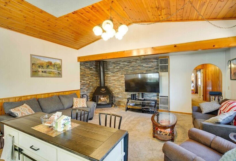 Sugarloaf Cabin W/ Hot Tub ~ 6 Mi To Big Bear