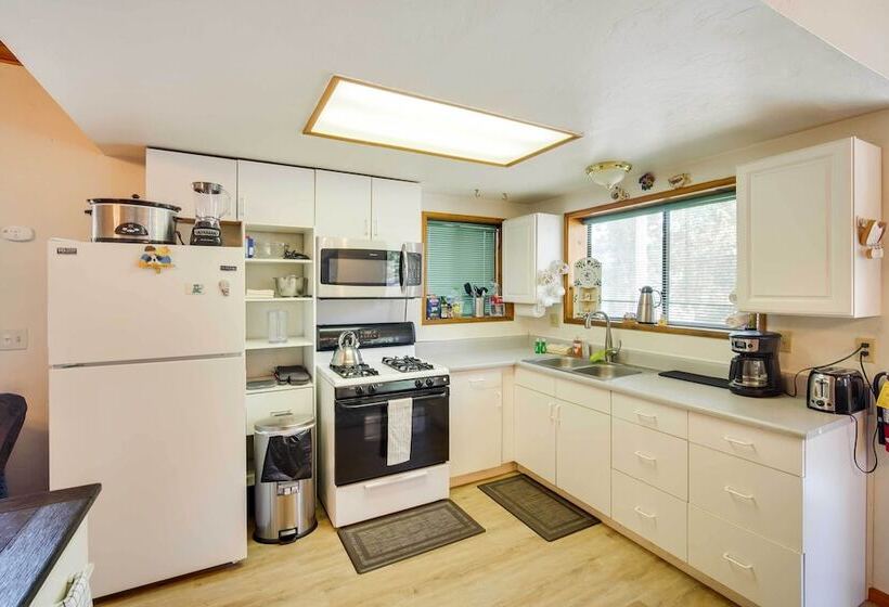 Sugarloaf Cabin W/ Hot Tub ~ 6 Mi To Big Bear