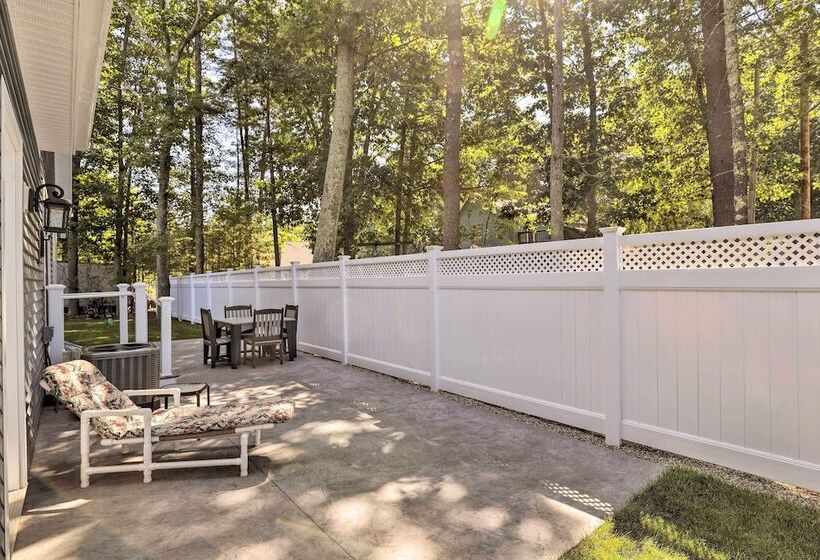 Sun Dappled Retreat   Walk To Wickaboag Lake!