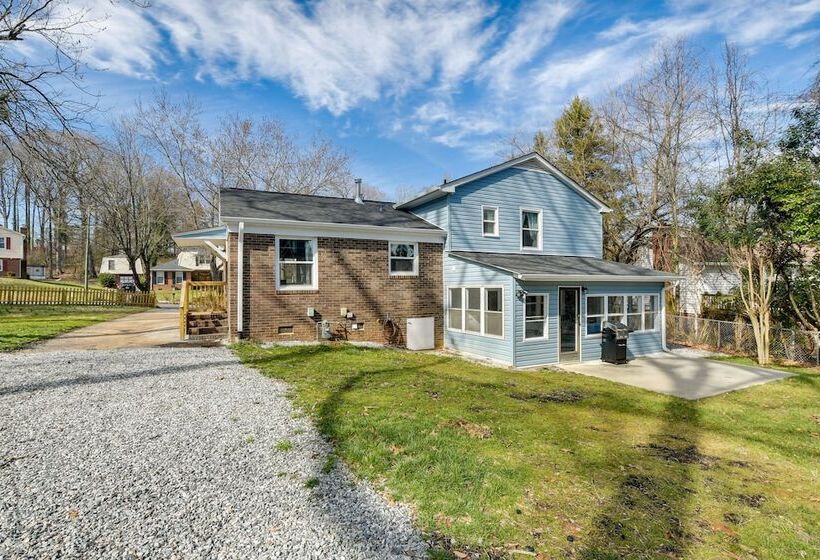 Sunny Family Home, 3 Mi To High Point Market!