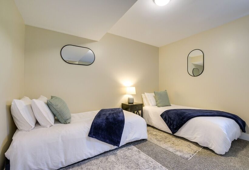 Sunny Family Home, 3 Mi To High Point Market!