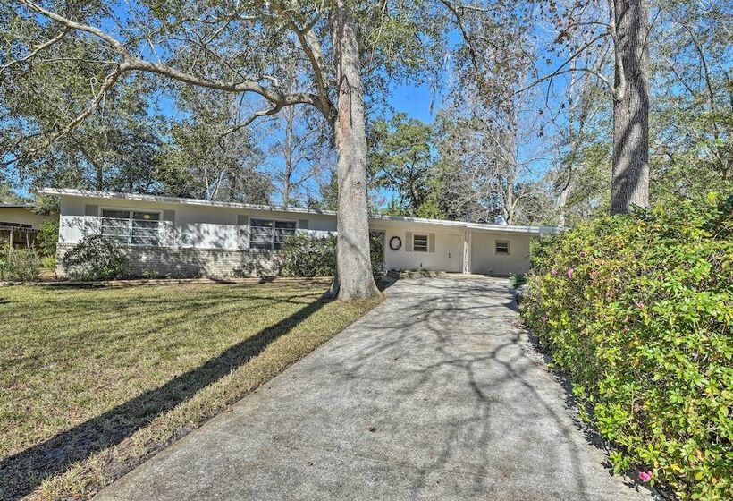 Sunny Gainesville Home: Fenced Yard, Fire Pit