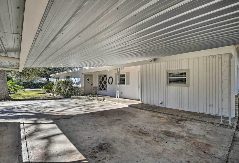 Sunny Gainesville Home: Fenced Yard, Fire Pit