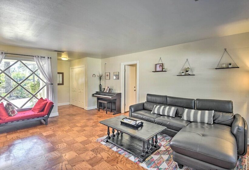 Sunny Gainesville Home: Fenced Yard, Fire Pit