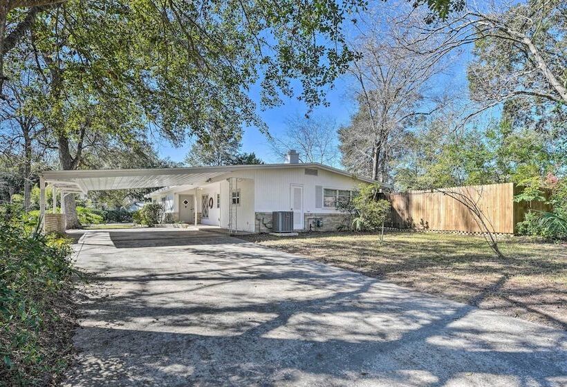 Sunny Gainesville Home: Fenced Yard, Fire Pit