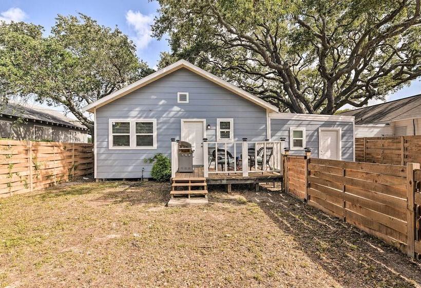 ~ 2 Mi To Pleasure Pier: Home In Galveston!