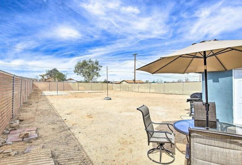 Sunny Getaway: 6 Mi To Joshua Tree Natl Park!