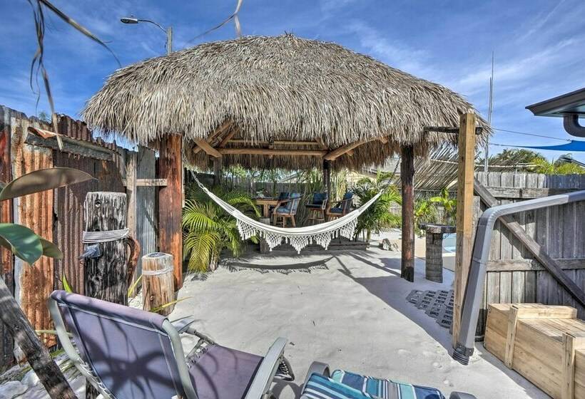 Sunny Haven W/ Private Tiki Bar   6 Mi To Beach!