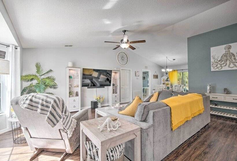 Sunny Homosassa Home W/ Private Heated Pool!