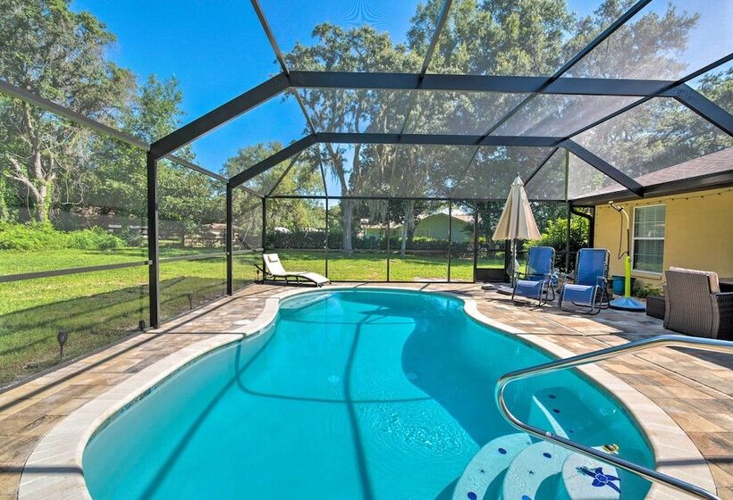 Sunny Homosassa Home W/ Private Heated Pool!