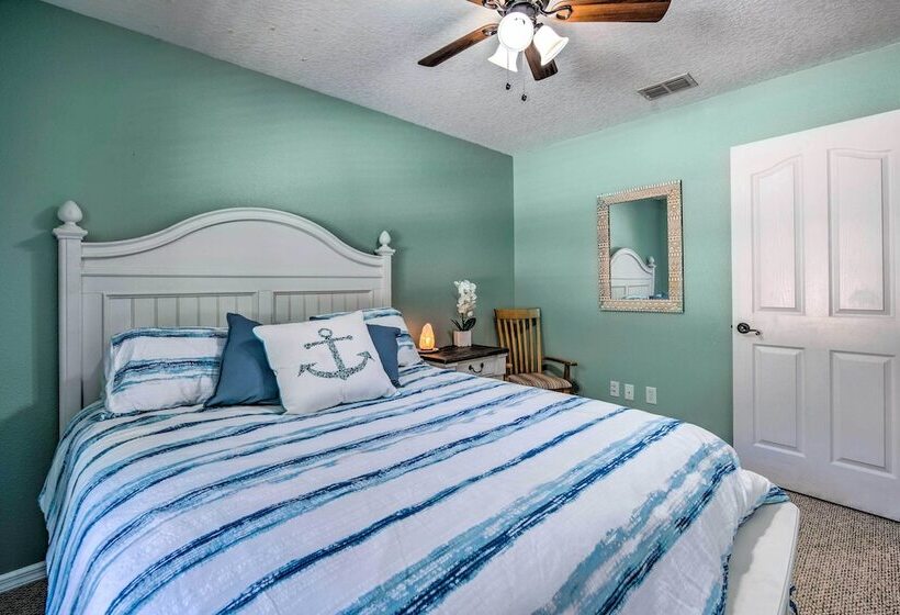 Sunny Homosassa Home W/ Private Heated Pool!